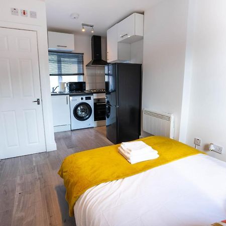 No 01 Small Studio Flat In Aylesbury Town Station Dış mekan fotoğraf